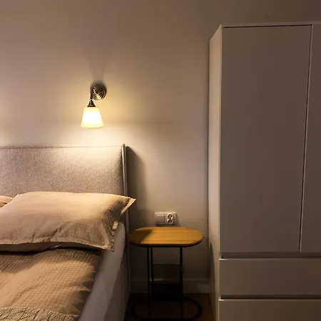 Prinz Point Apartment, 40 Walowa Street,