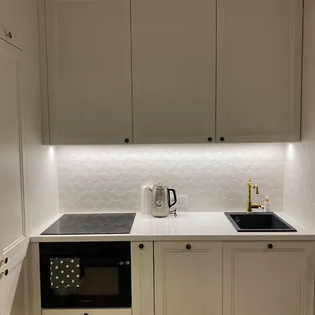 Prinz Point Apartment, 40 Walowa Street,