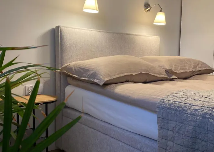 Prinz Point Apartment, 40 Walowa Street,