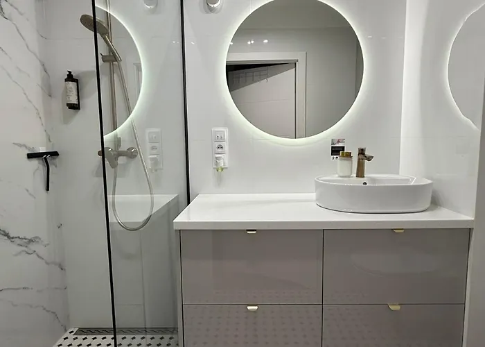 Prinz Point Apartment, 40 Walowa Street,